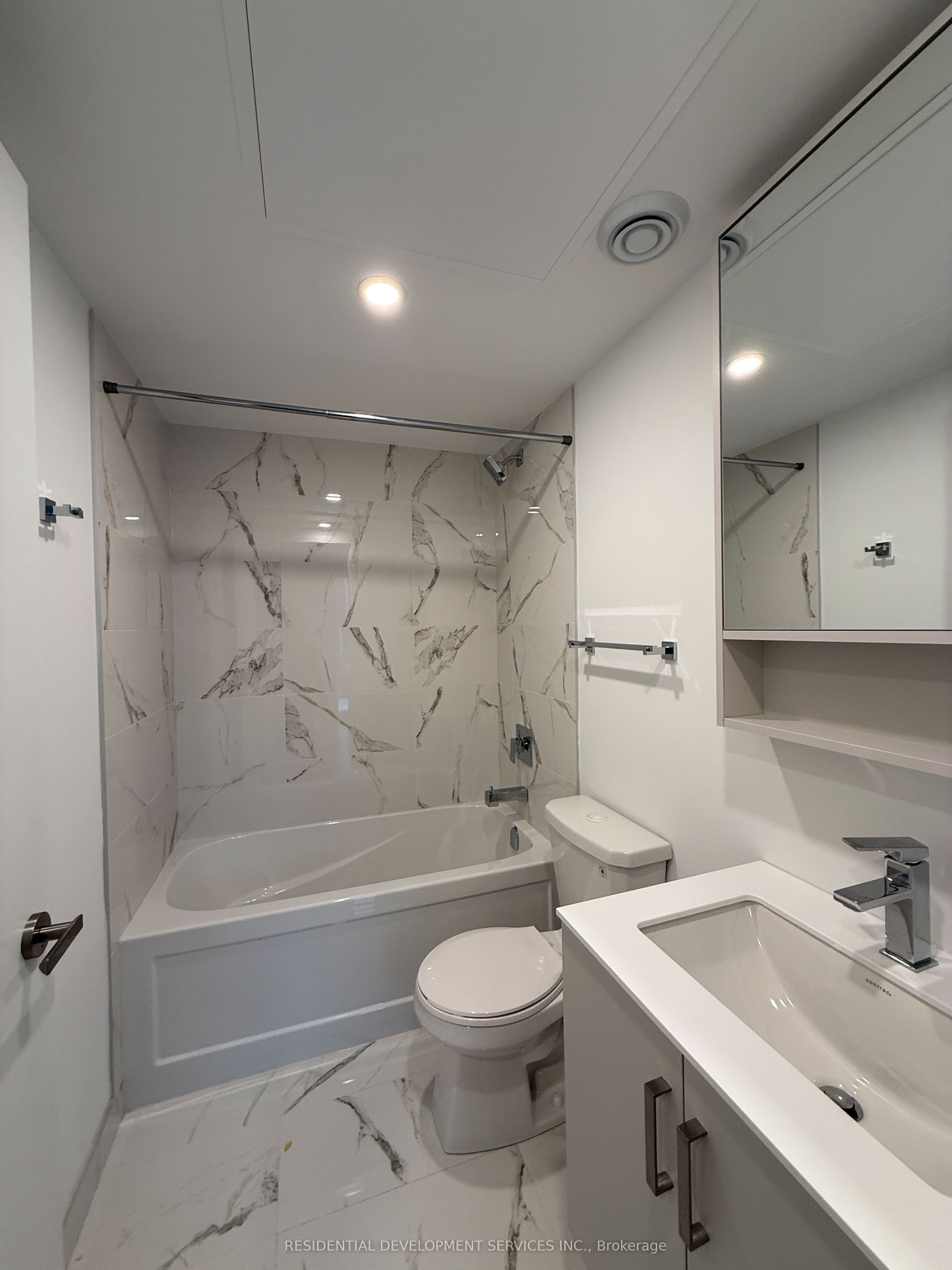 Additional image 4 of 2110-88 Queen Street, Toronto, ON, M5C 0B6
