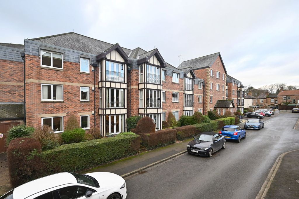 2 bed flat for saleWilliamson Close, Ripon HG4 photo 3
