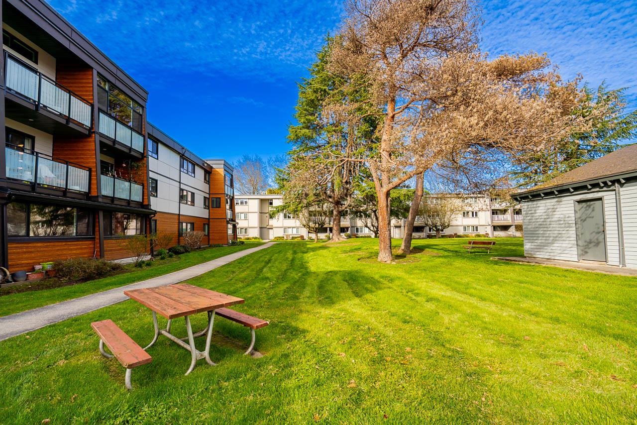 107-3411 Springfield Drive, Richmond, BC, V7E 1Z1 photo 4