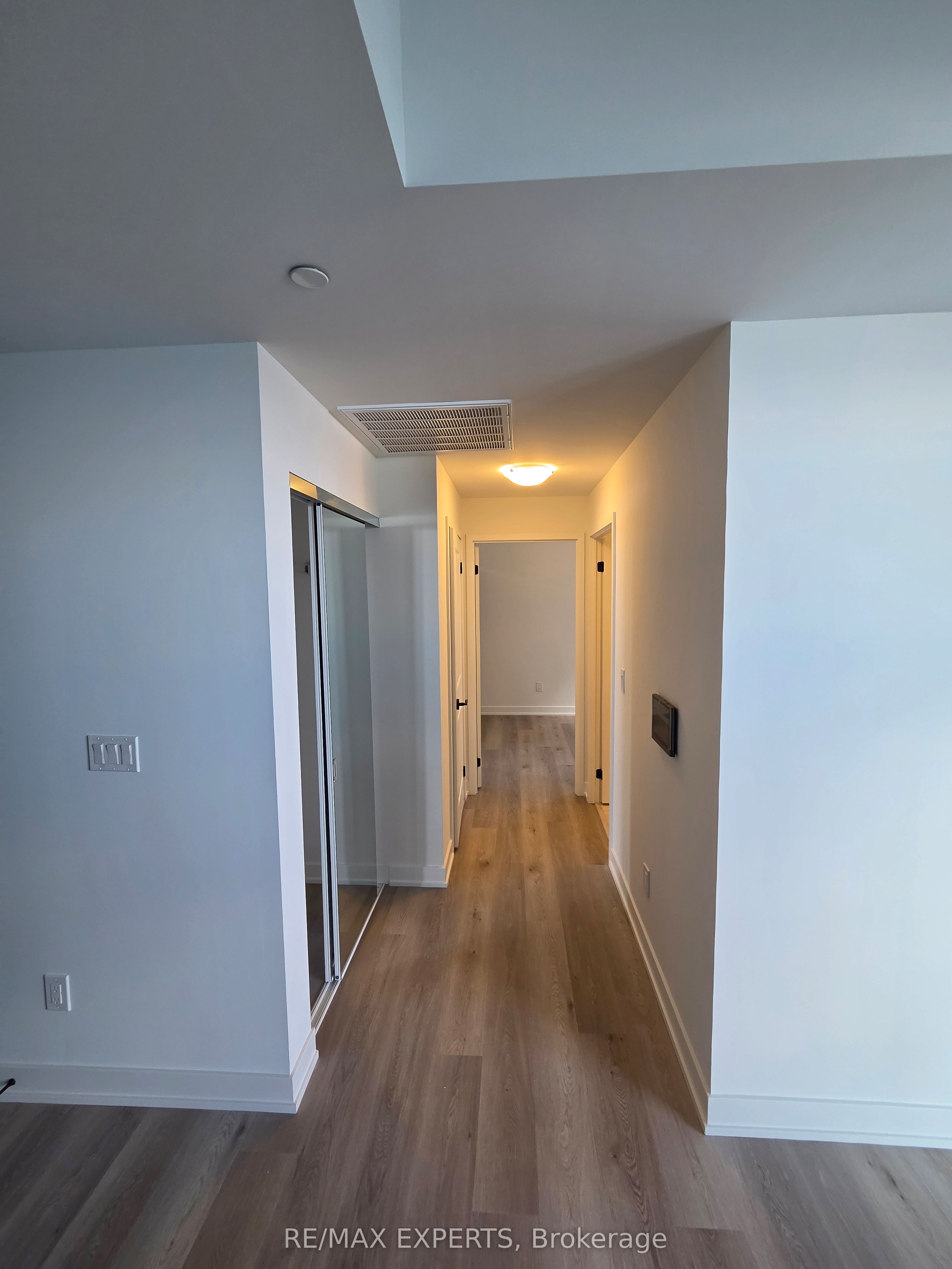 1903-2075 Lakeshore Road, Burlington, ON, L7R 0H3 photo 4