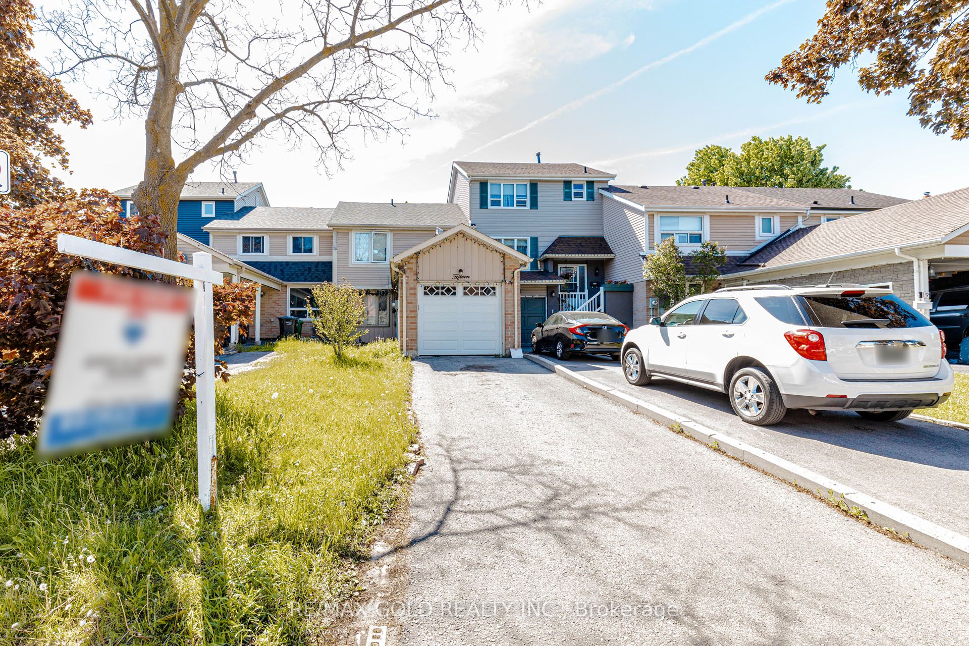 15 Courtleigh Square, Brampton, ON, L6Z 1J2