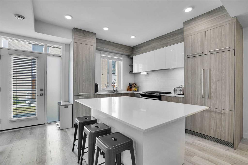 4012 Kovitz Lane NW, Calgary, AB, T3B 6H3 photo 3