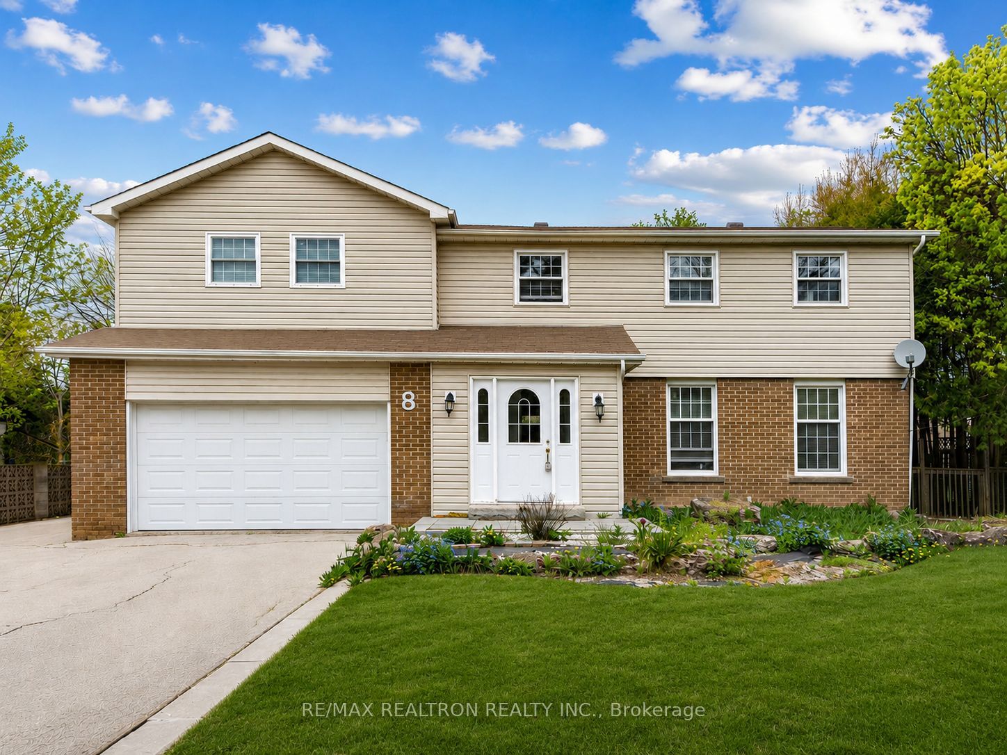 8 Gallacher Avenue, Richmond Hill, ON, L4E 2W9