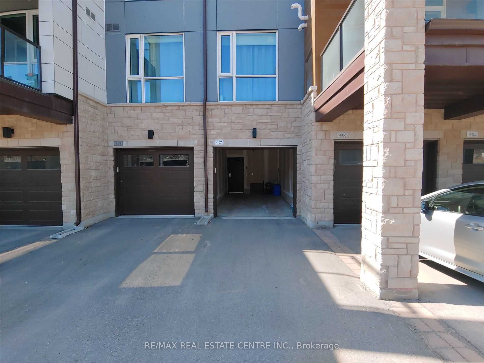 211-2393 Bronte Road, Oakville, ON, L6M 1P5