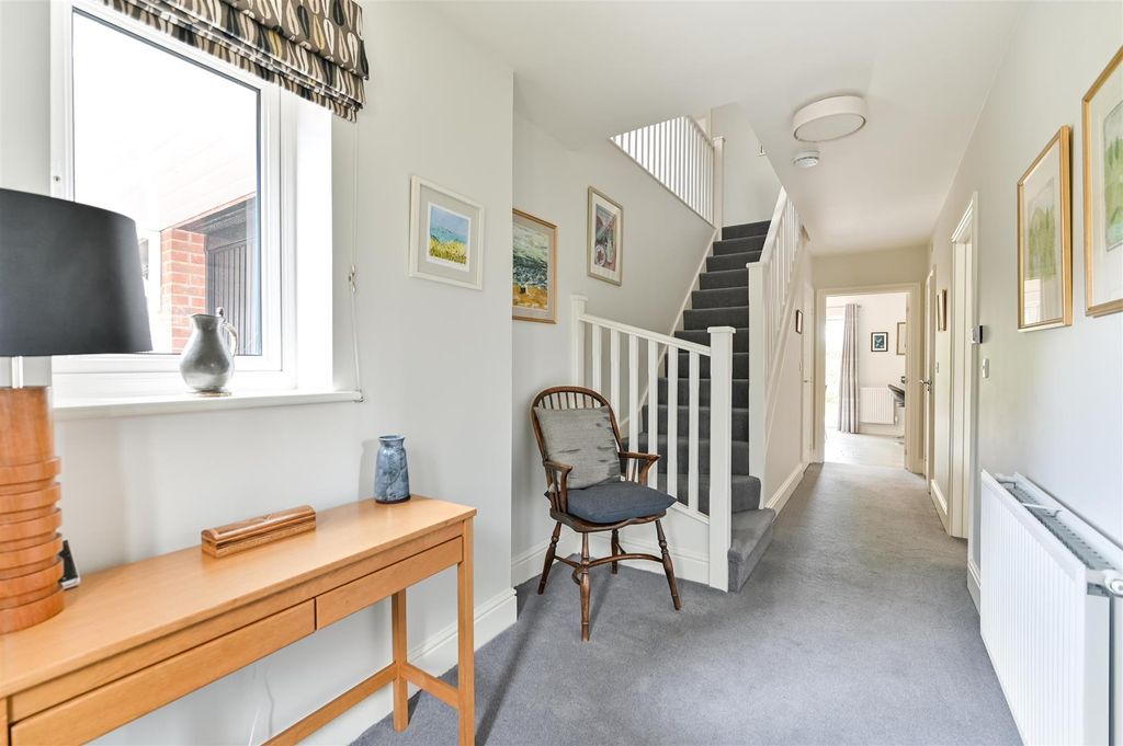 Additional image 10 of 5 bed detached house for saleWellswood Gardens, Reading RG1