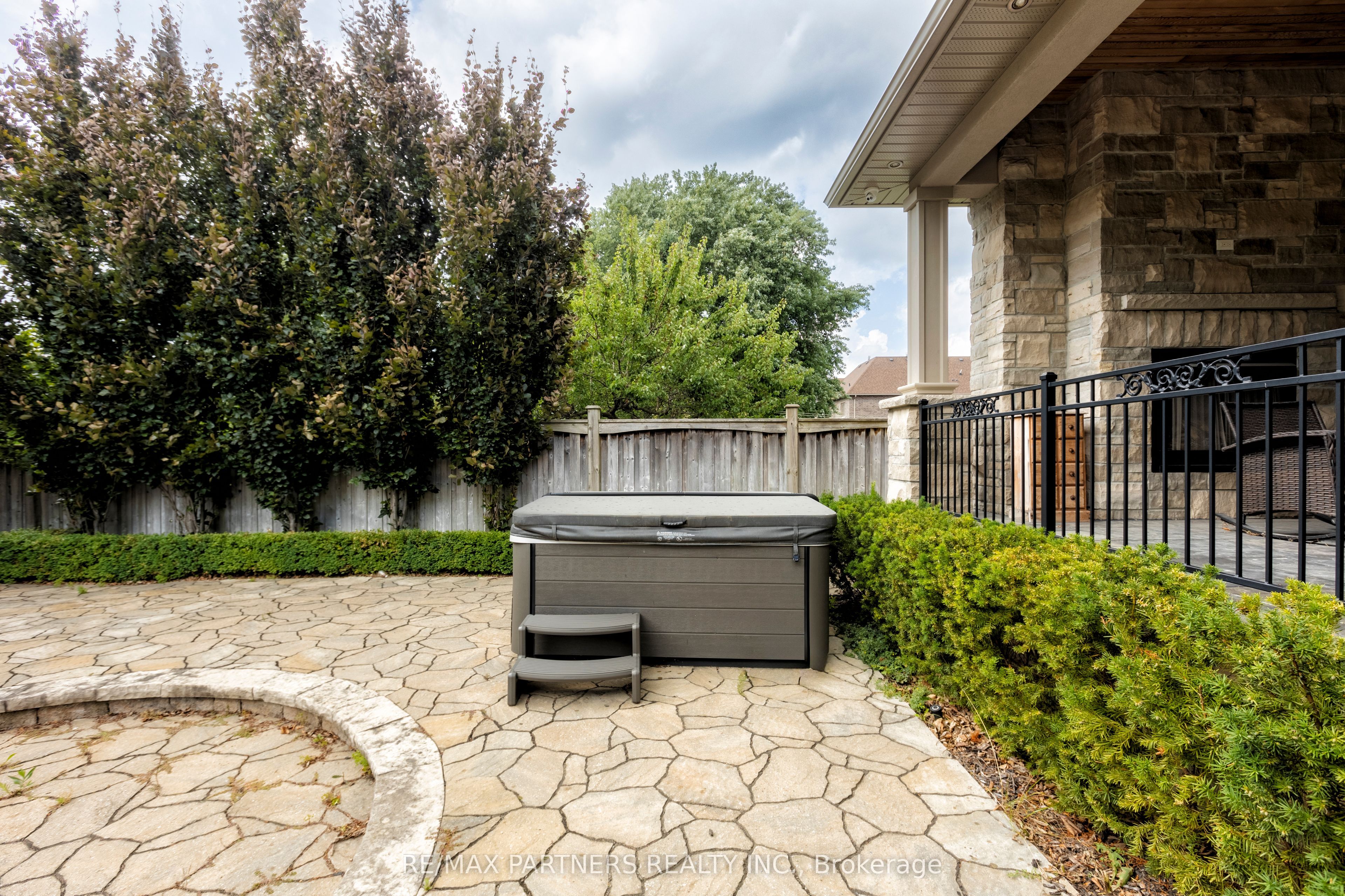 68 Maple Grove Avenue, Richmond Hill, ON, L4E 2X2 photo 5