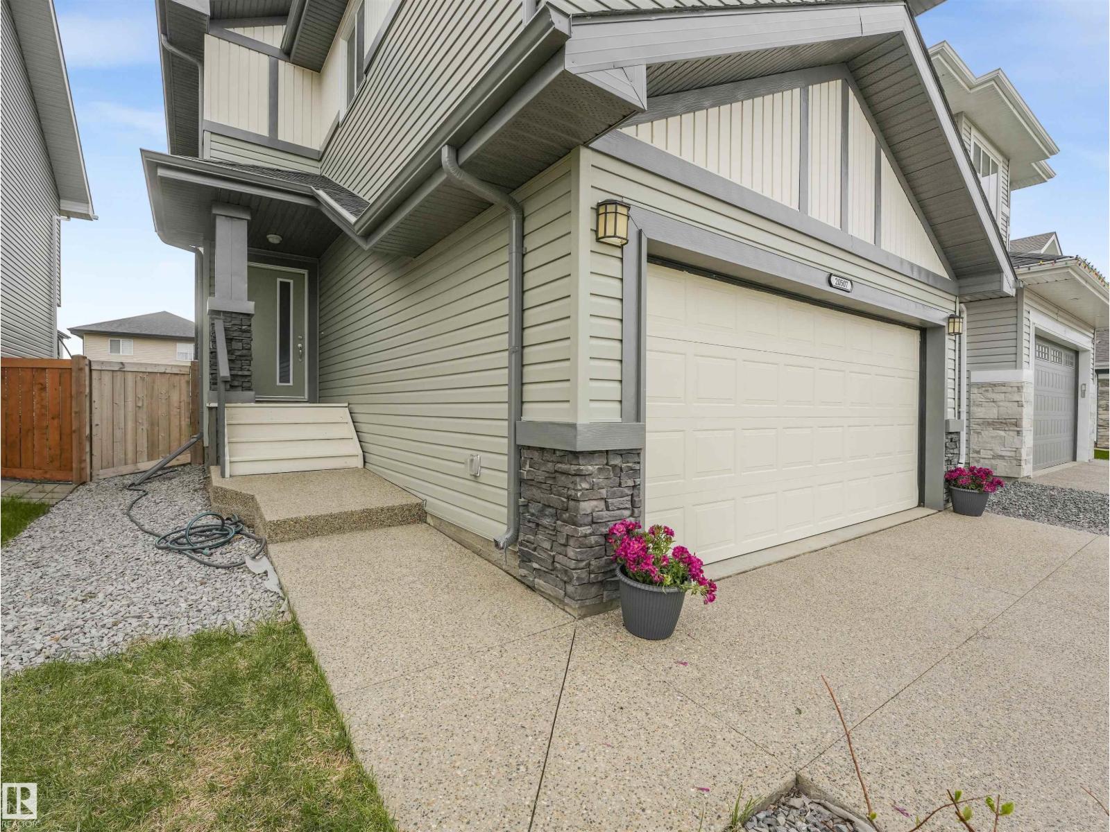 20507 99 Avenue NW, Edmonton, AB, T5T7L5 photo 2