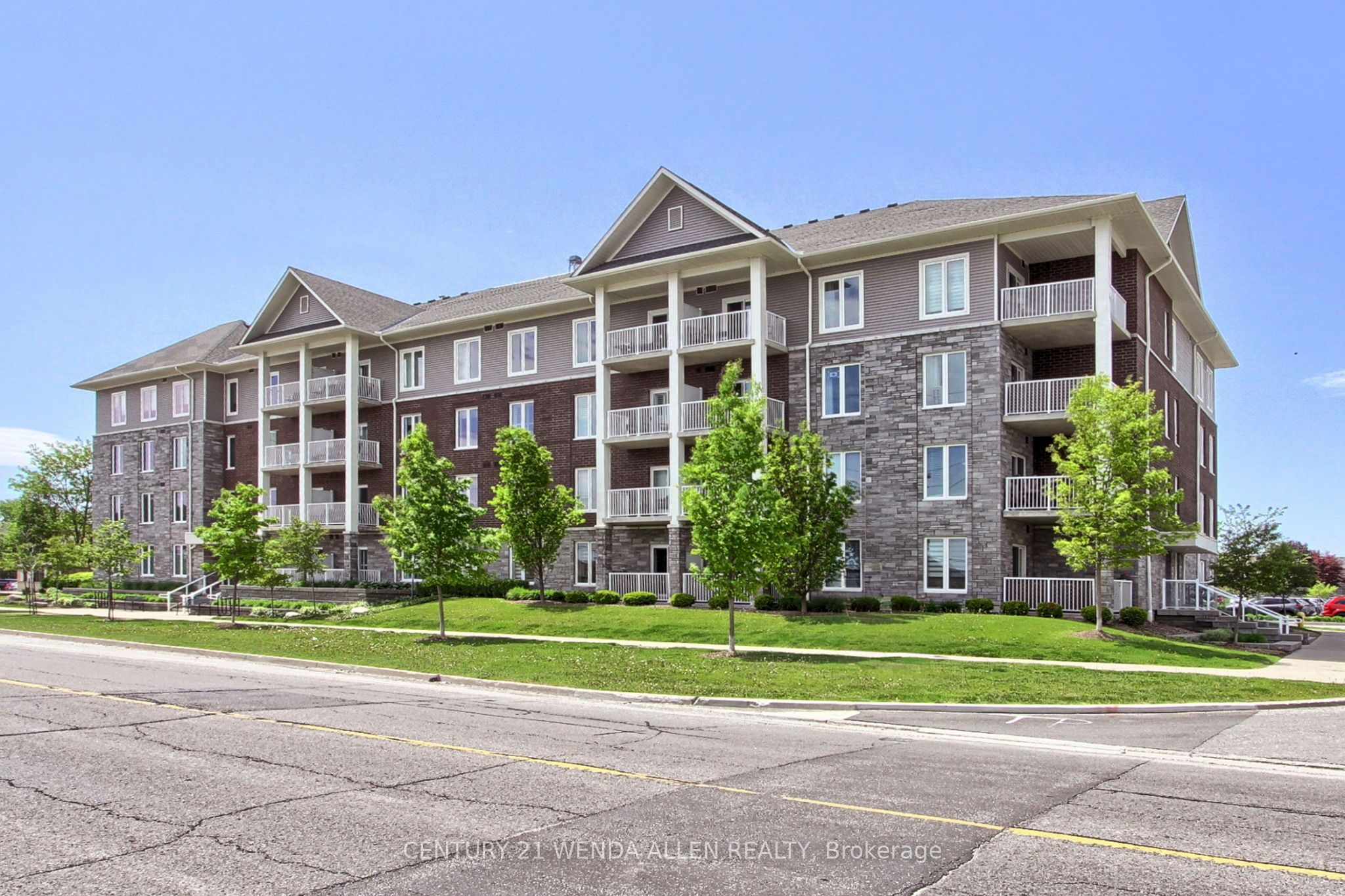 405-290 Liberty Street N, Clarington, ON, L1C 0H3