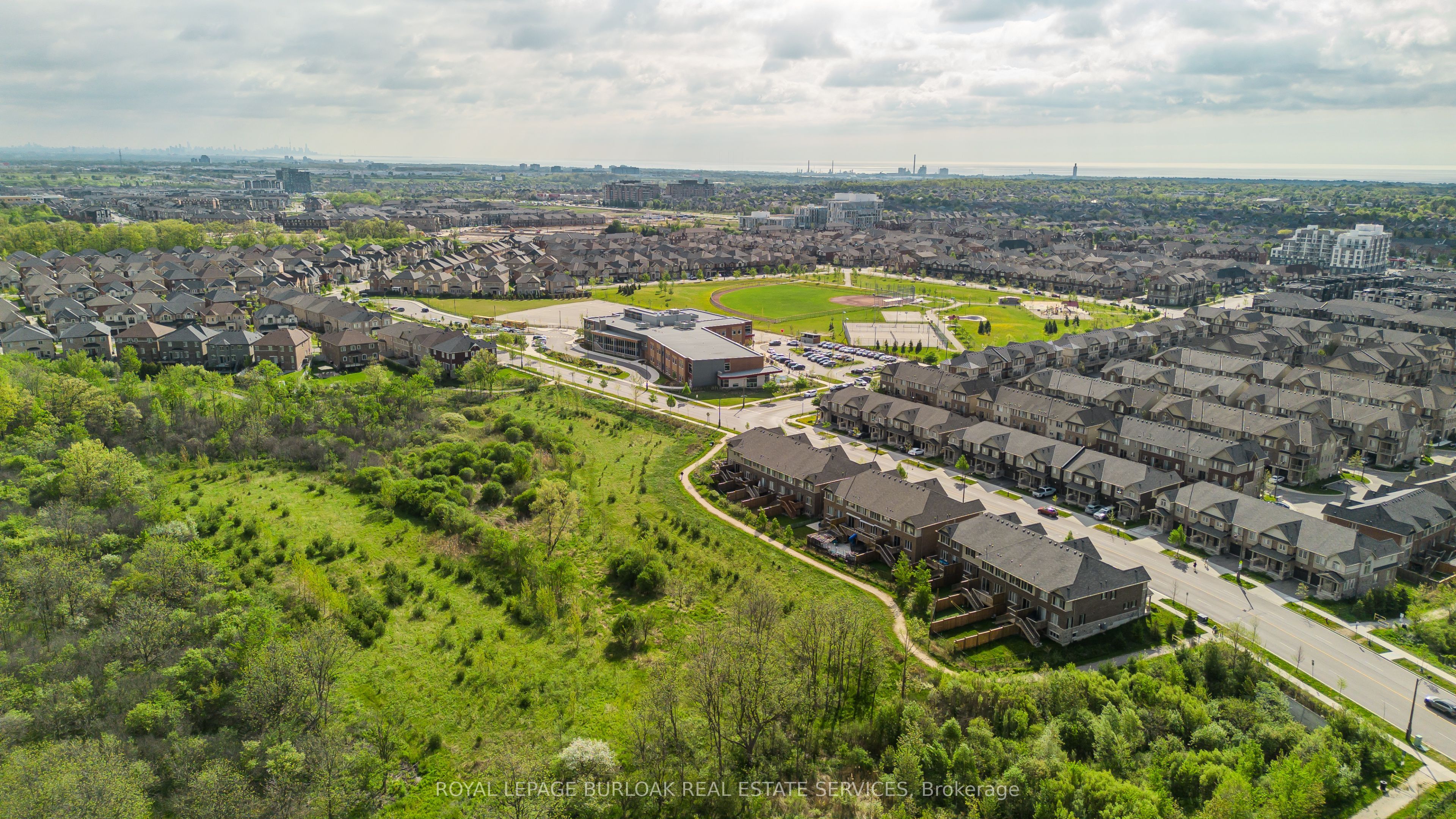 406-3200 William Coltson Avenue, Oakville, ON, L6H 7W6 photo 2