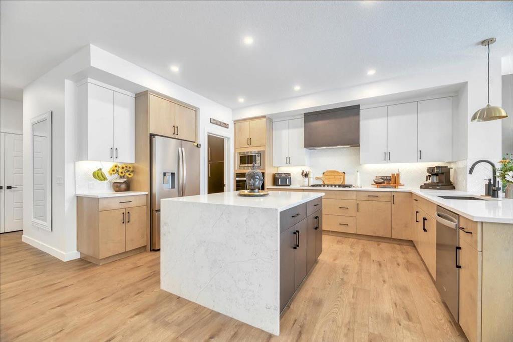 77 Versant Point SW, Calgary, AB, T2Z 0Z5 photo 2