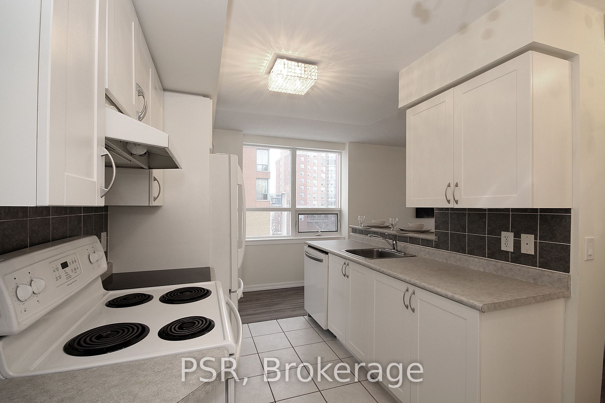 404-4 Elsinore Path, Toronto, ON, M8V 4G7 photo 2