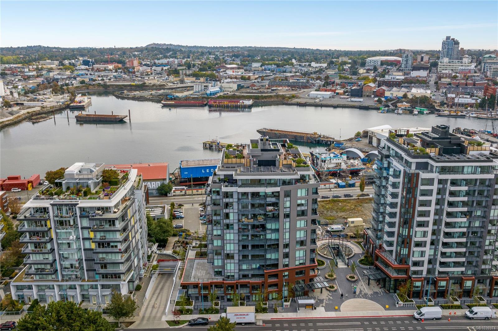 #507-369 Tyee Road, Victoria, BC, V9A 0B6 photo 2