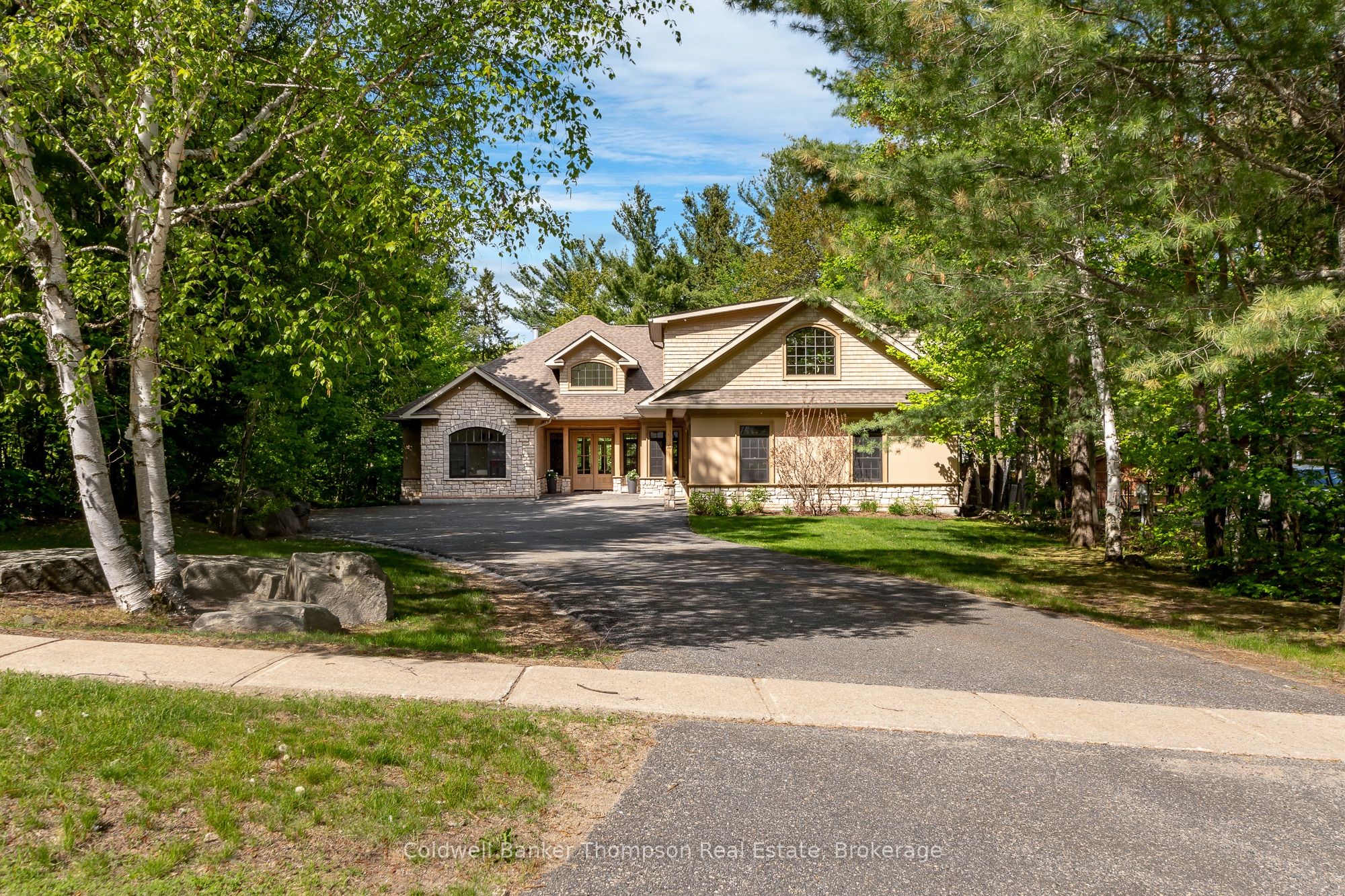 19 Silver Oaks Crescent, Huntsville, ON, P1H 1M1