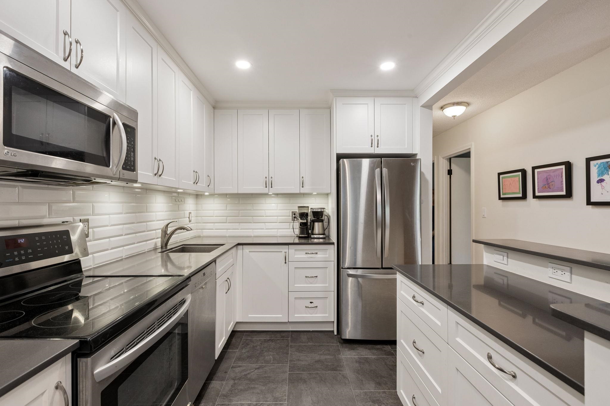 209-310 3rd Street E, North Vancouver, BC, V7L 1E9