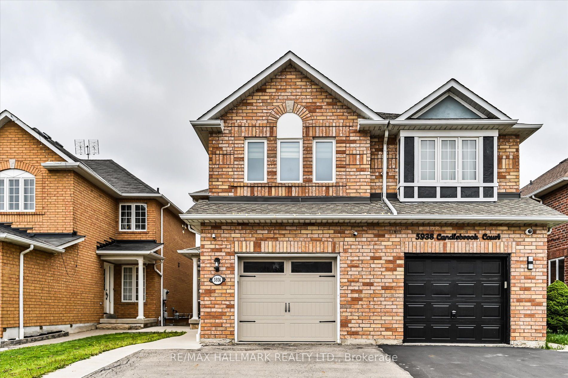 5936 Candlebrook Court, Mississauga, ON, L5V 2V5