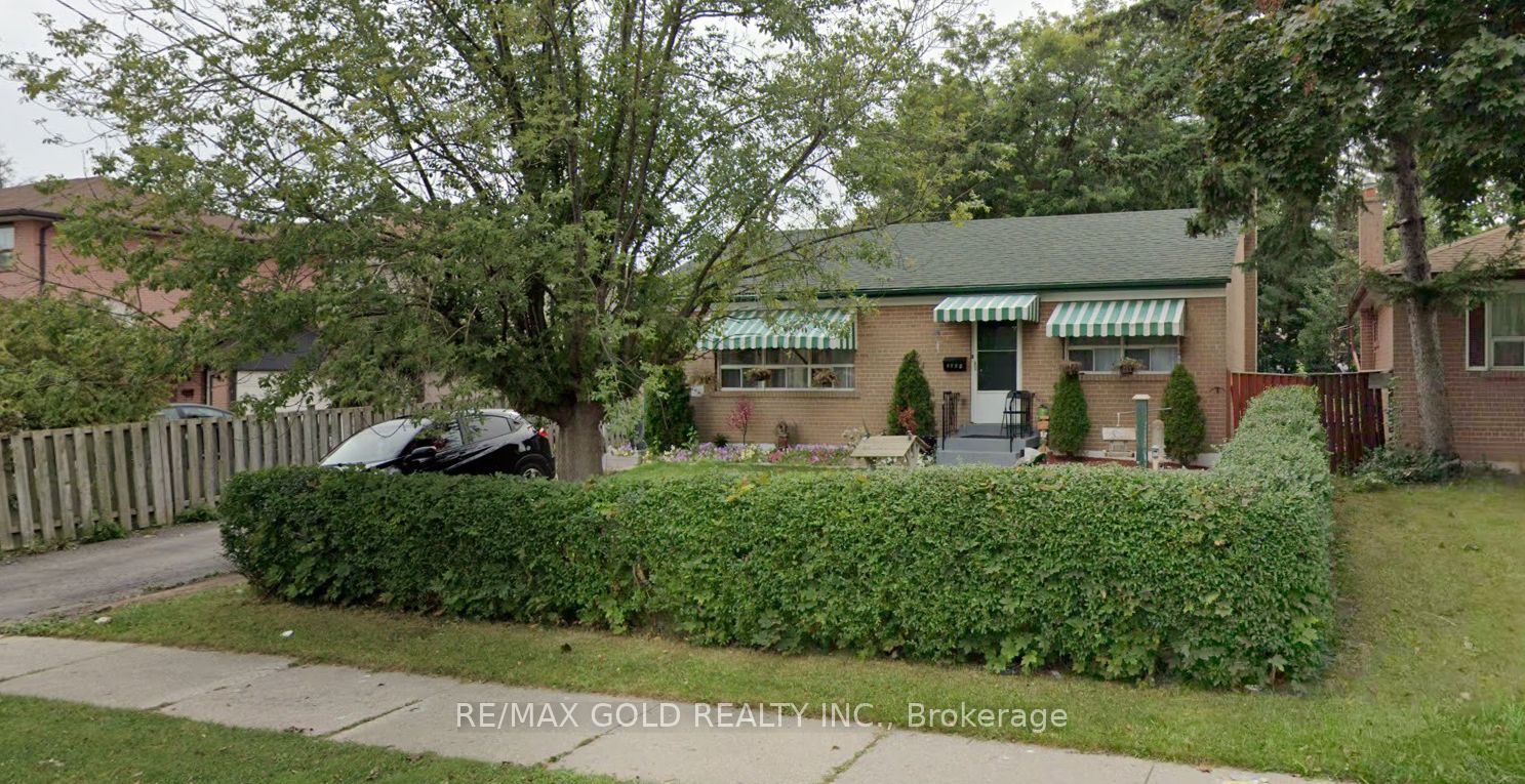 7084 Minotola Avenue, Mississauga, ON, L4T 2S8