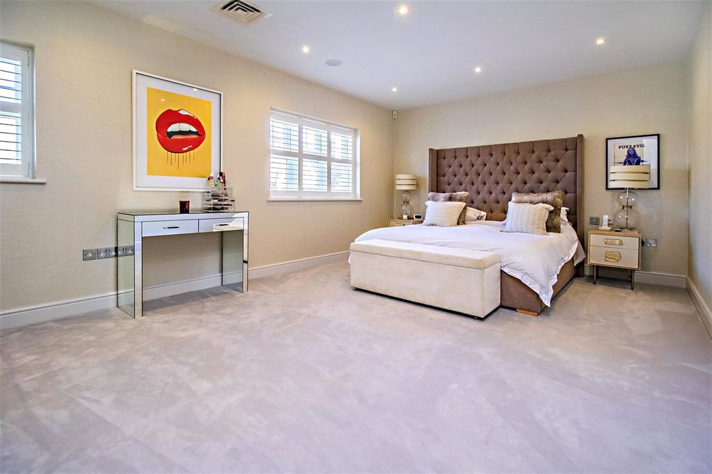 Additional image 13 of 6 bed detached house for saleSpencer Close, Radlett, Hertfordshire WD7
