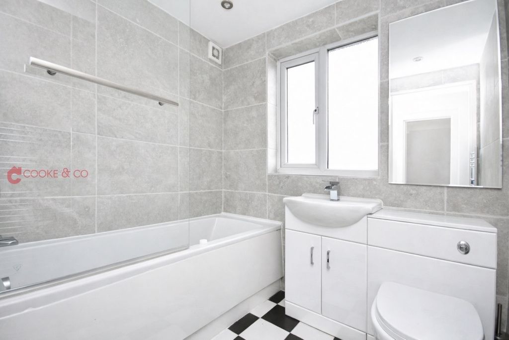 Additional image 15 of 8 bed flat for saleArklow Square, Ramsgate, Kent CT11