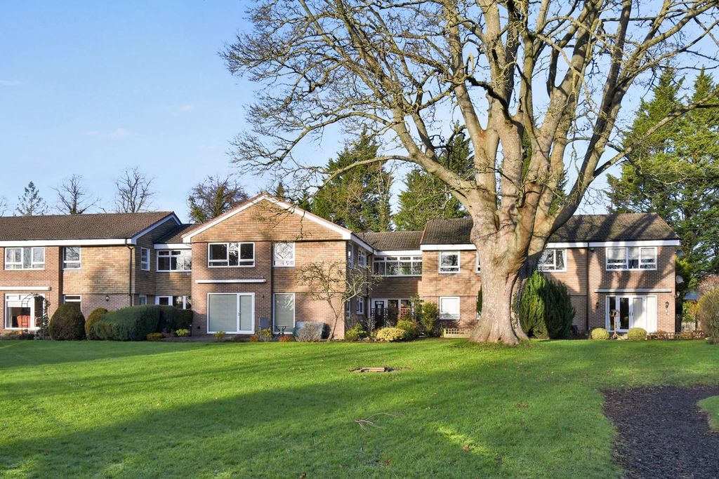 2 bed flat for salePark Street, Ripon HG4