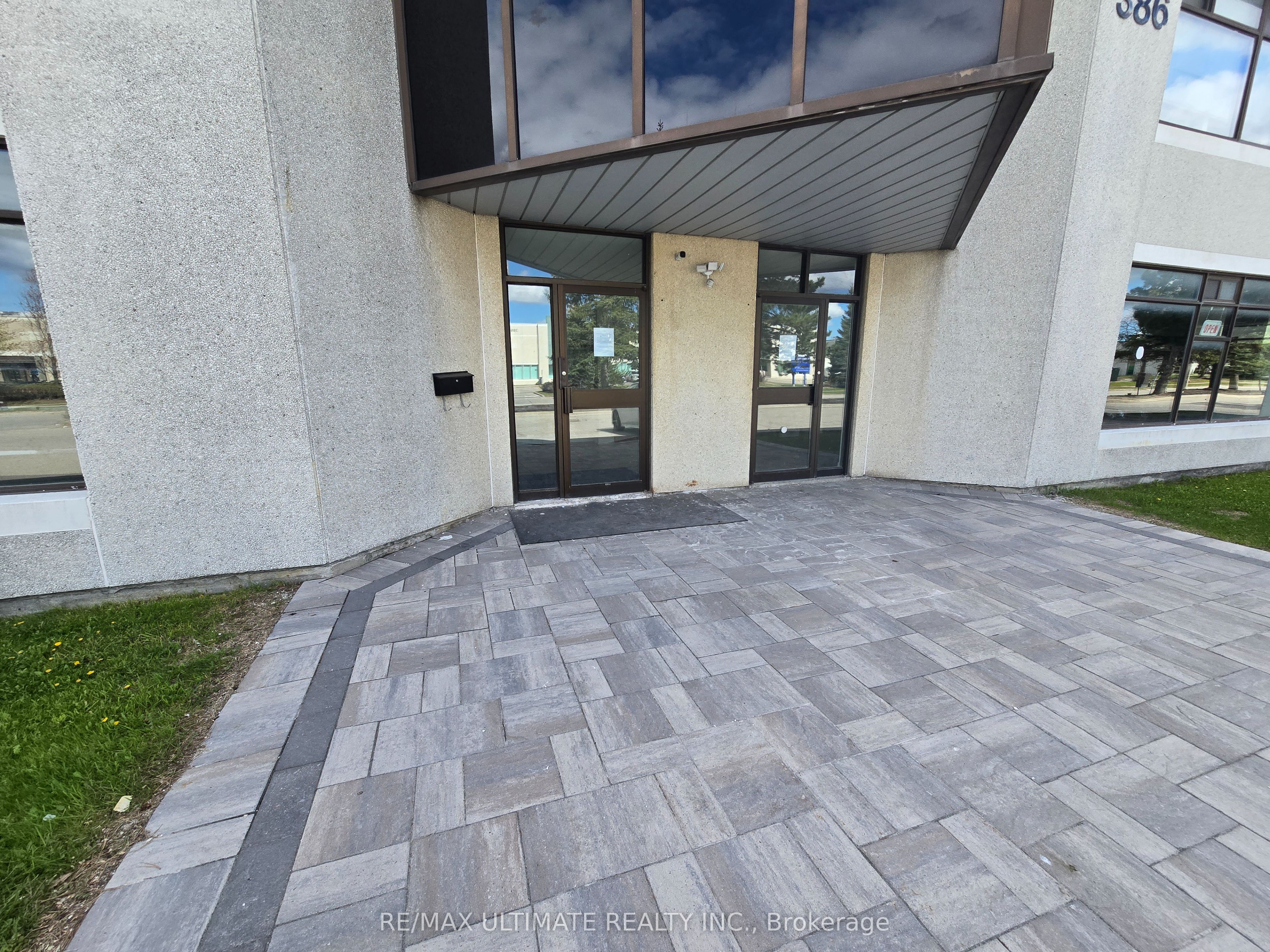 A-386 Deerhurst Drive, Brampton, ON, L6T 5H9 photo 2
