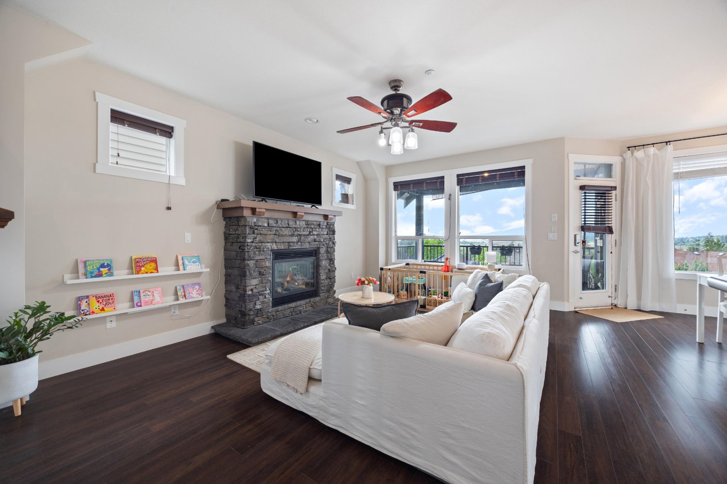 13679 Blake Loop, Maple Ridge, BC, V4R 0B3 photo 5