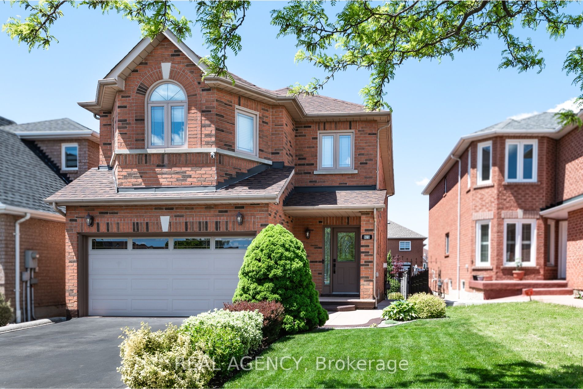 923 Blyleven Boulevard, Mississauga, ON, L5V 2J3
