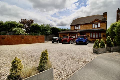 Cutshill Close, Castle Bromwich, Birmingham B36