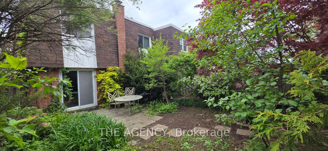 Upper-69 Silas Hill Drive, Toronto, ON, M2J 2X8