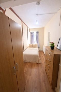 Ascot Road, London N15, Room to rent