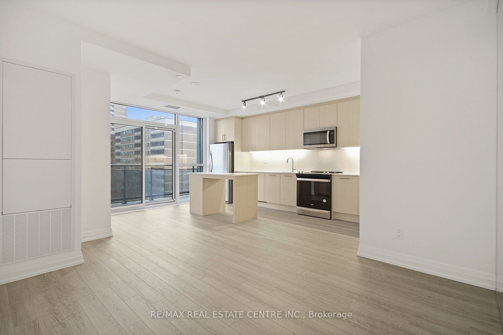 409-286 Main Street, Toronto, ON, M4C 0B3 photo 4