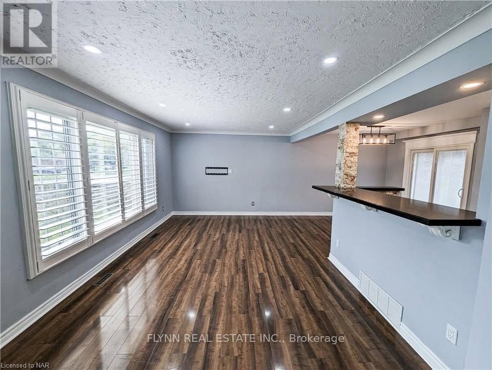 Main-7087 Centennial Street, Niagara Falls, ON, L2G 2Z2 photo 5