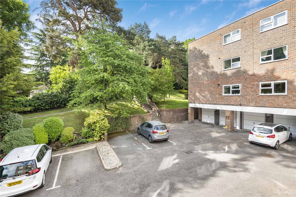 Additional image 14 of 2 bed flat for saleHigh Firs, Gills Hill, Radlett, Hertfordshire WD7