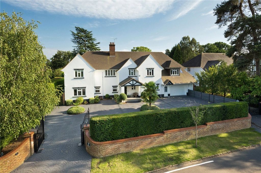 6 bed detached house for saleAdelaide Road, Walton-On-Thames, Surrey KT12