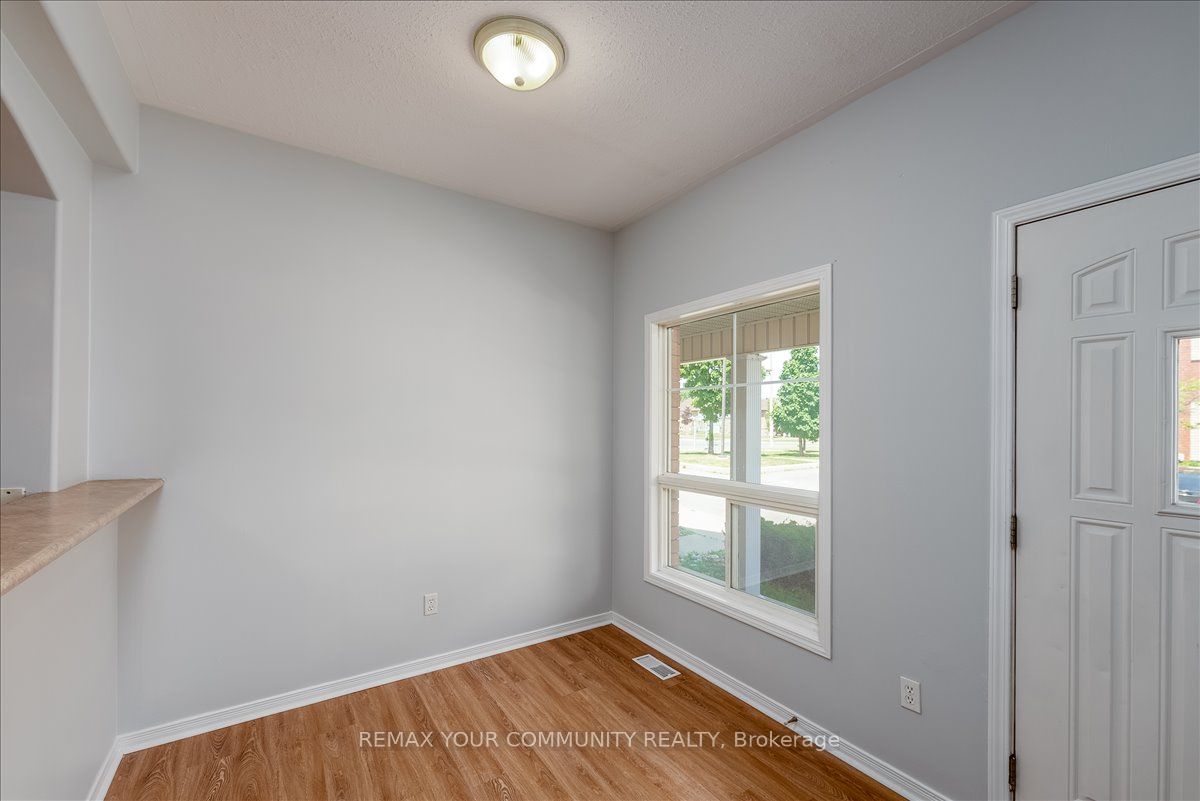 301-246 Spillsbury Drive, Peterborough, ON, K9K 0A1 photo 3