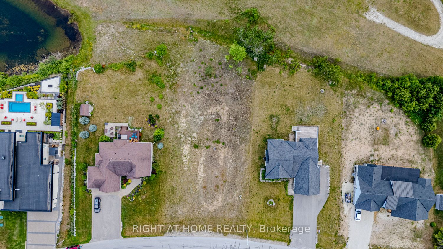 Additional image 3 of 8 Deanna Drive, Wasaga Beach, ON, L9Z 1J5