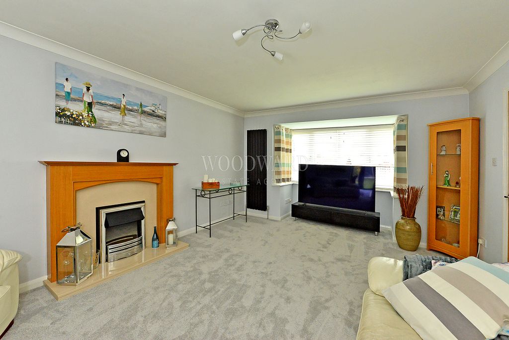 Additional image 2 of 4 bed detached house for saleClumber Close, Ripley DE5