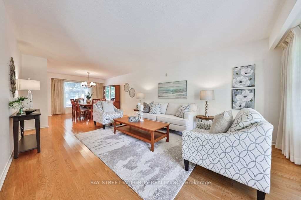 1330 Grand Boulevard, Oakville, ON, L6H 2X6 photo 3