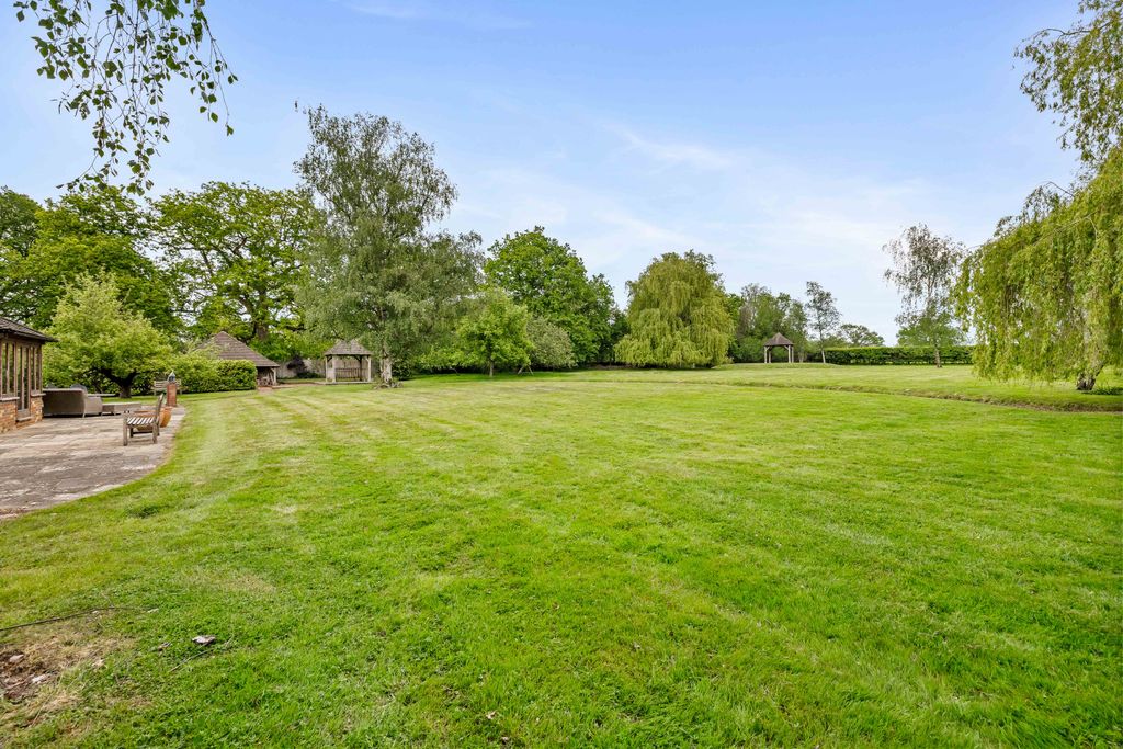 Additional image 32 of 5 bed detached house for saleRef: Gk - Lodge Lane, Redhill RH1
