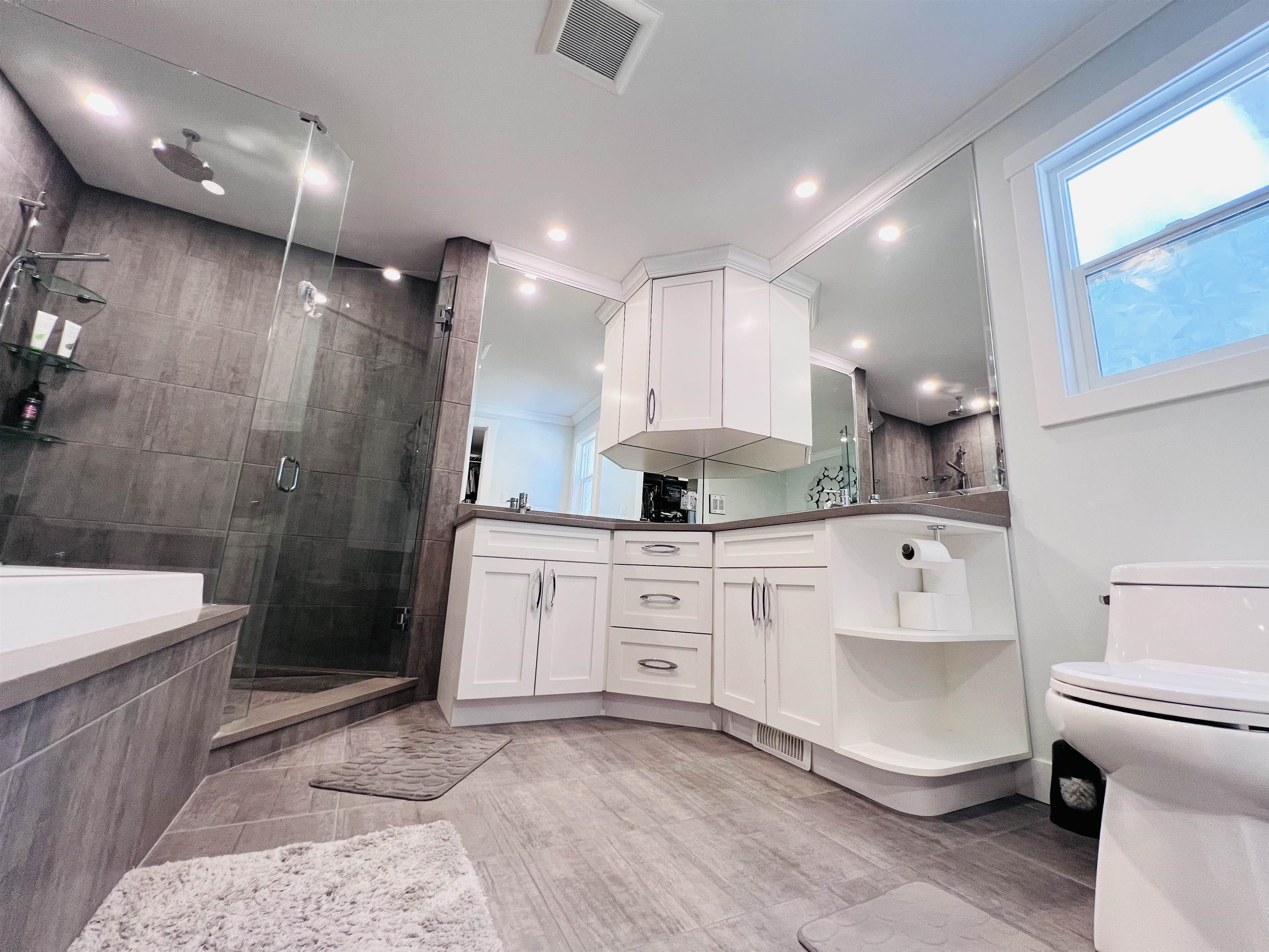 Additional image 4 of 21066 Glenwood Avenue, Maple Ridge, BC, V2X 8K5