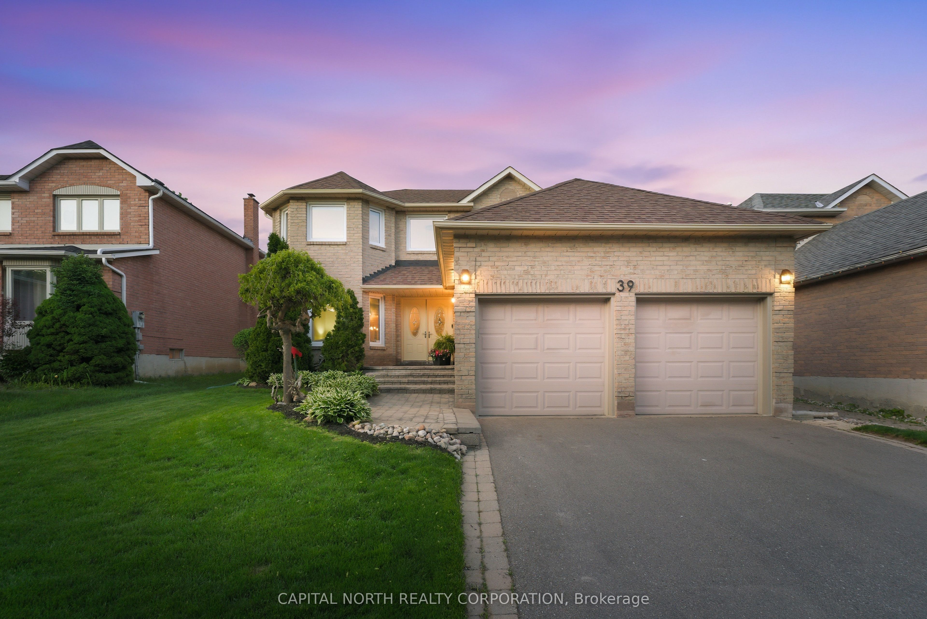 39 Waterhouse Way, Richmond Hill, ON, L4C 9H5