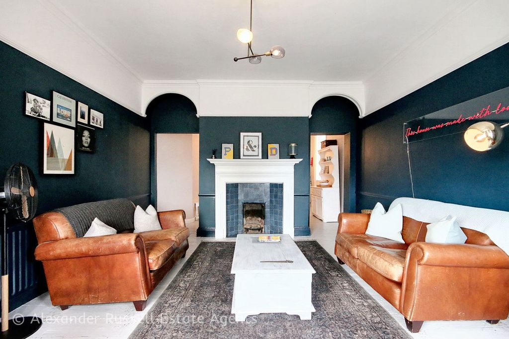 2 bed flat for saleAlbion Hill, Ramsgate CT11 photo 3