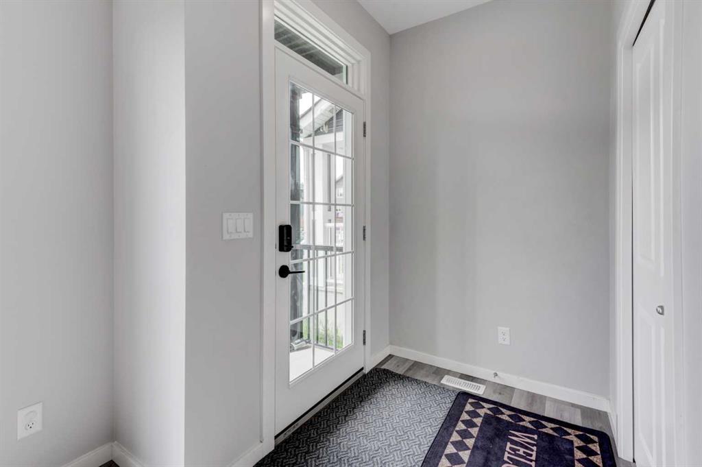 232 Walgrove Way SE, Calgary, AB, T2X 4A3 photo 2