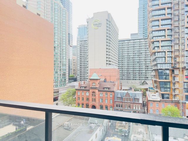 602-20 Edward Street, Toronto, ON, M5G 0C5 photo 2