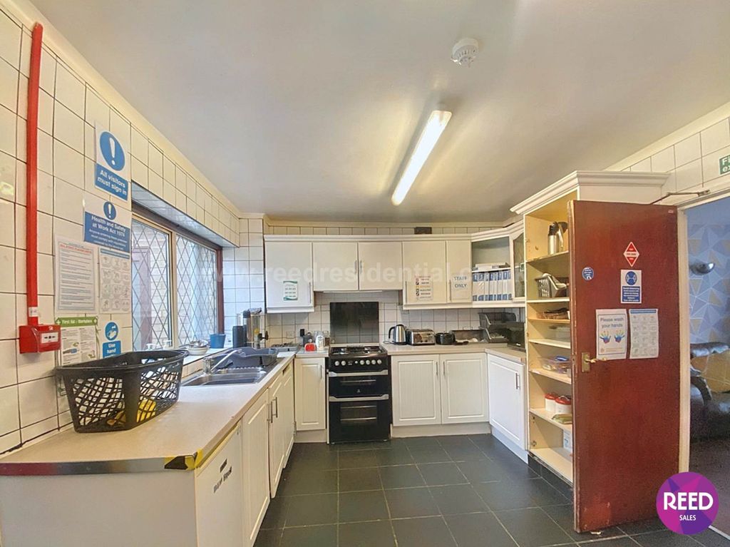 Additional image 12 of 10 bed detached house for saleDorset Gardens, Rochford SS4