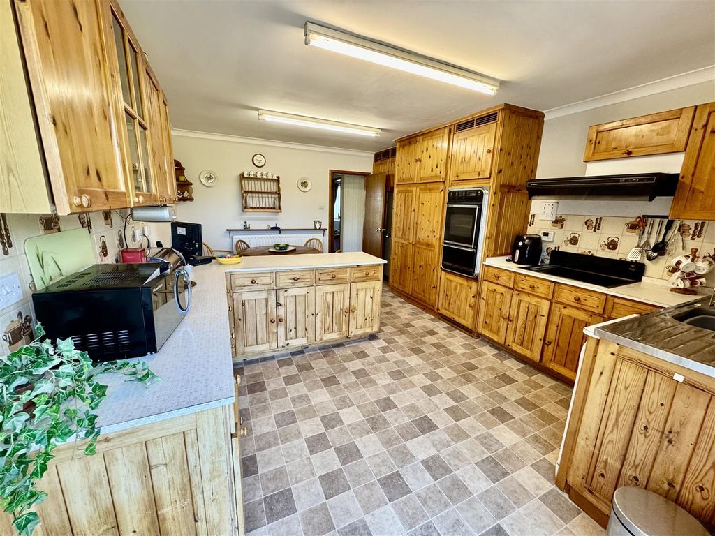 Additional image 4 of 5 bed detached house for saleLleyn Street, Pwllheli LL53