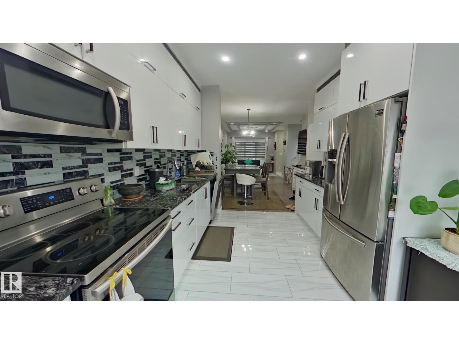8543 80 Avenue NW, Edmonton, AB, T6C0T2 photo 4