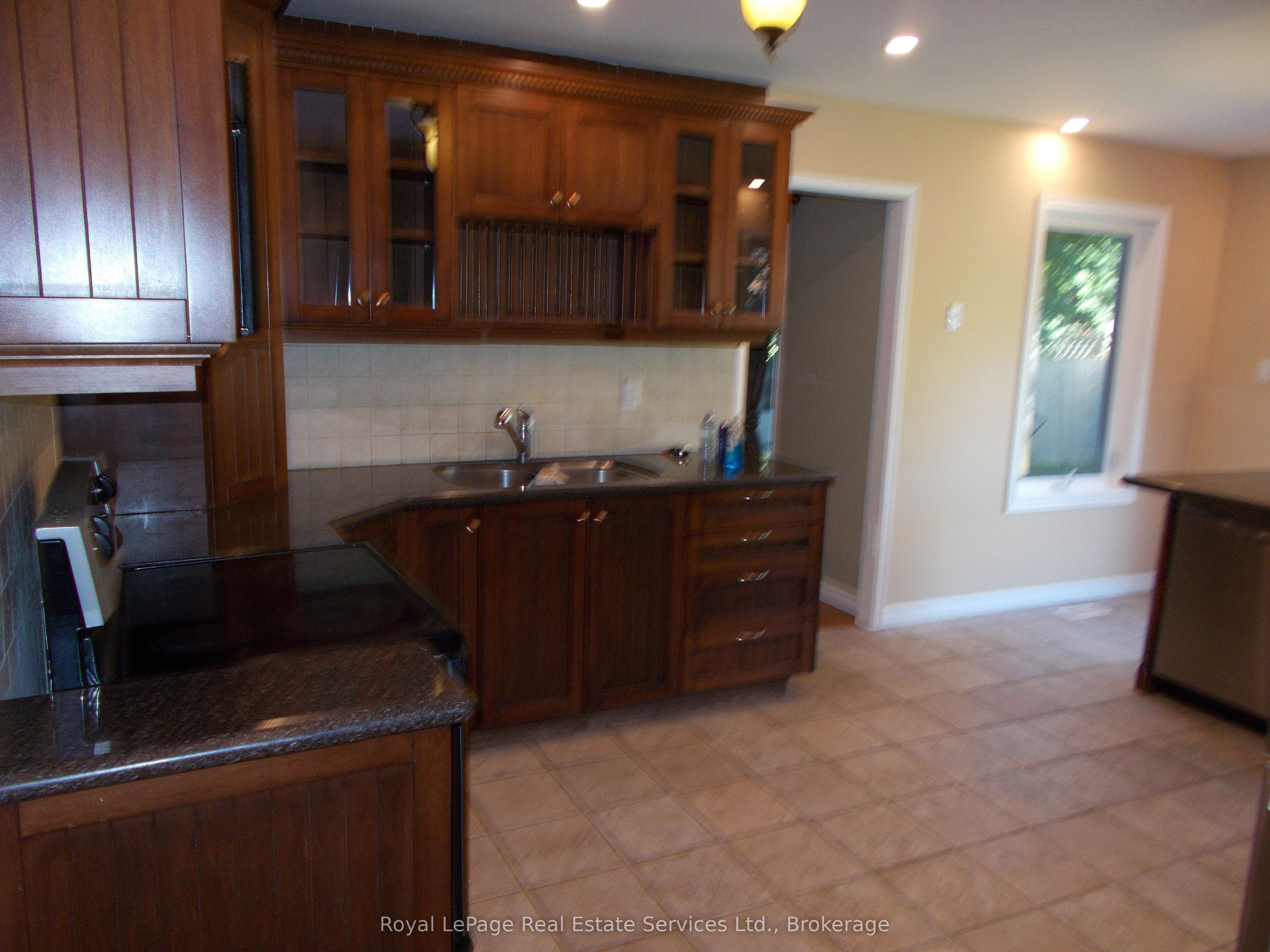 2208 Golden Briar Trail, Oakville, ON, L6H 4T8 photo 4