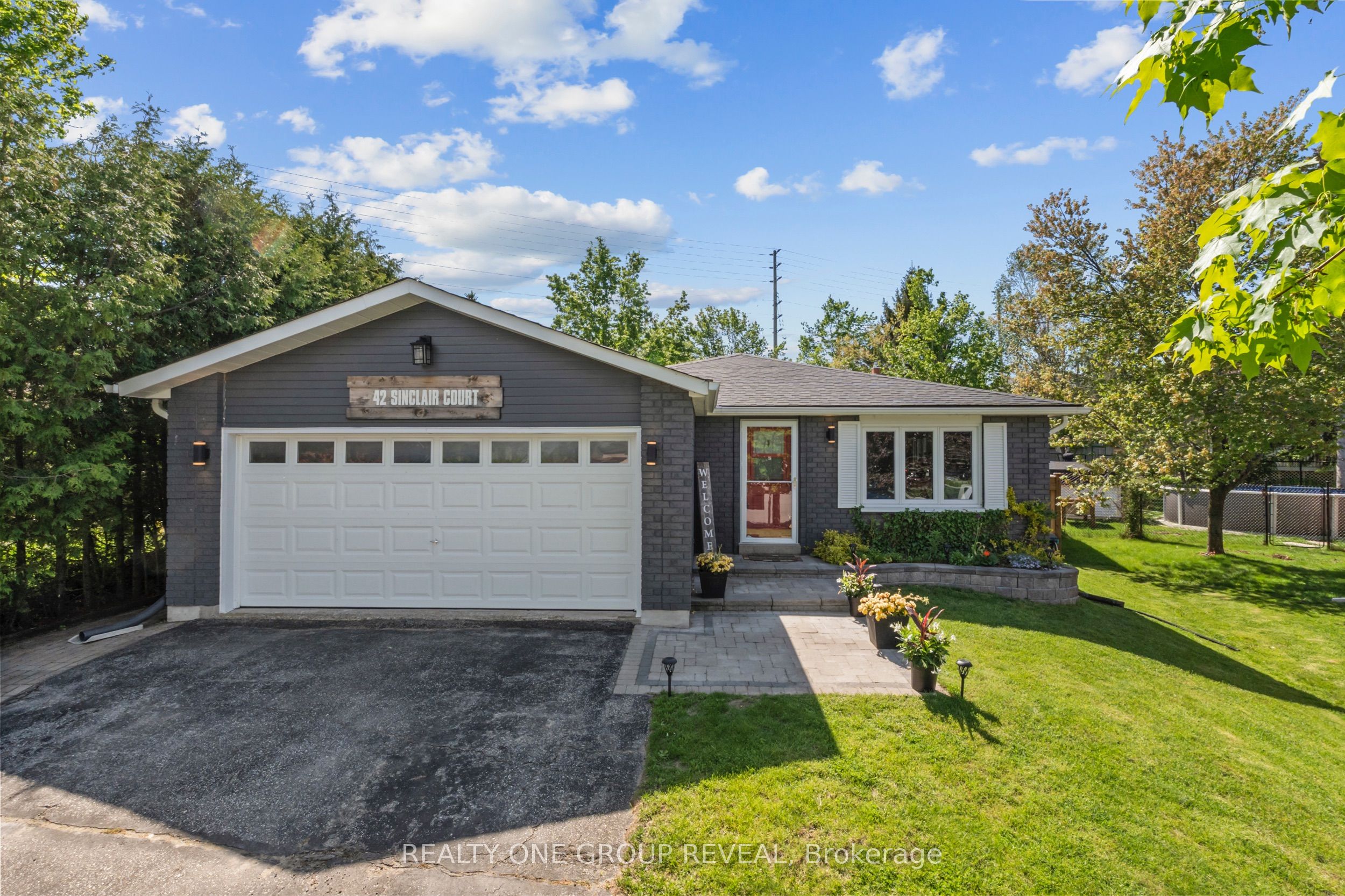 42 Sinclair Court, Barrie, ON, L4N 5X8 photo 3