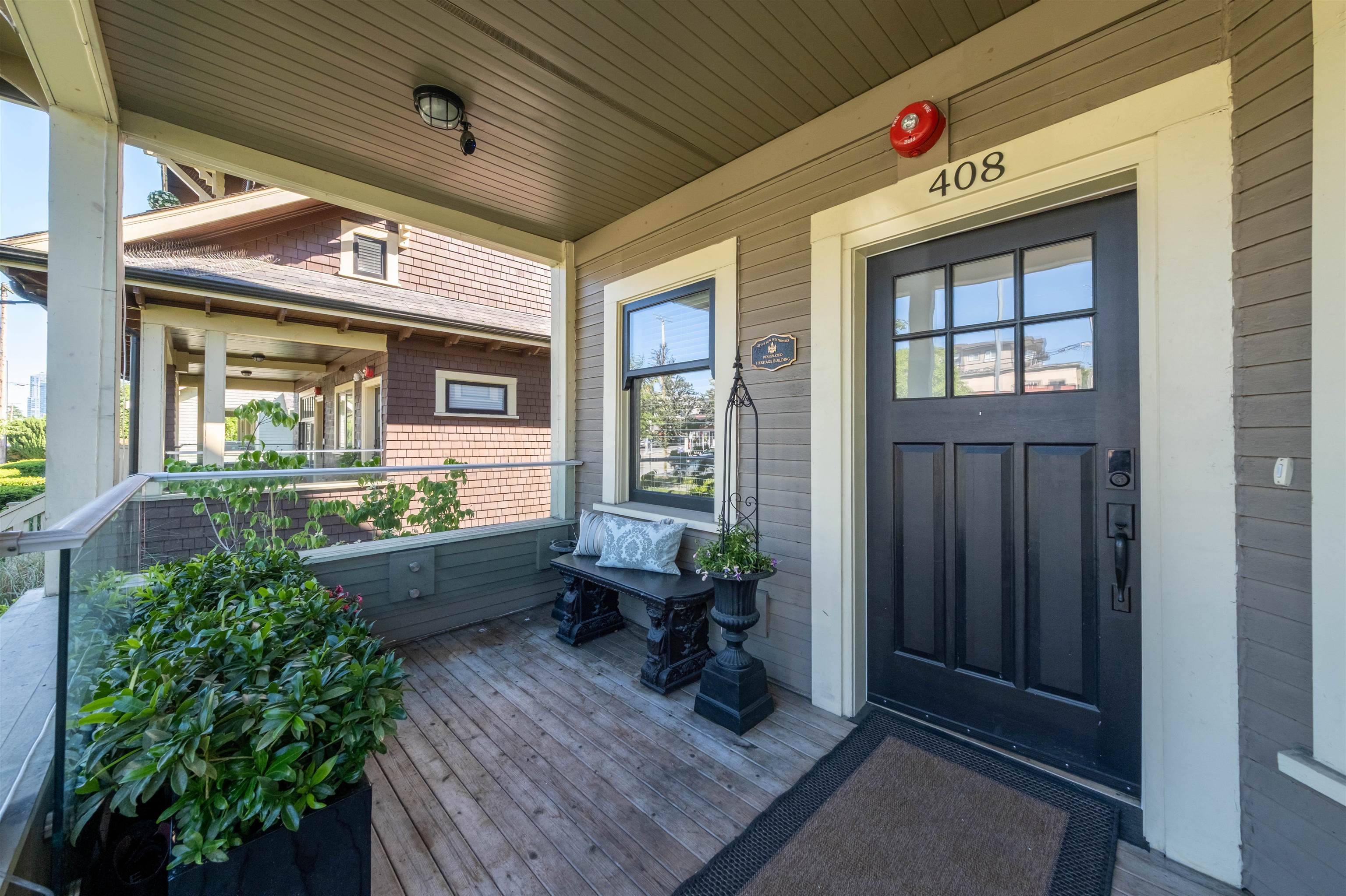 408 Eighth Street, New Westminster, BC, V3M 0K1