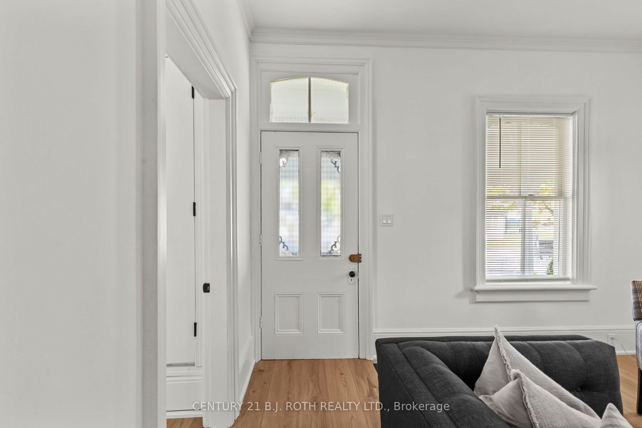 13 Nelson Square E, Barrie, ON, L4M 4J6 photo 4